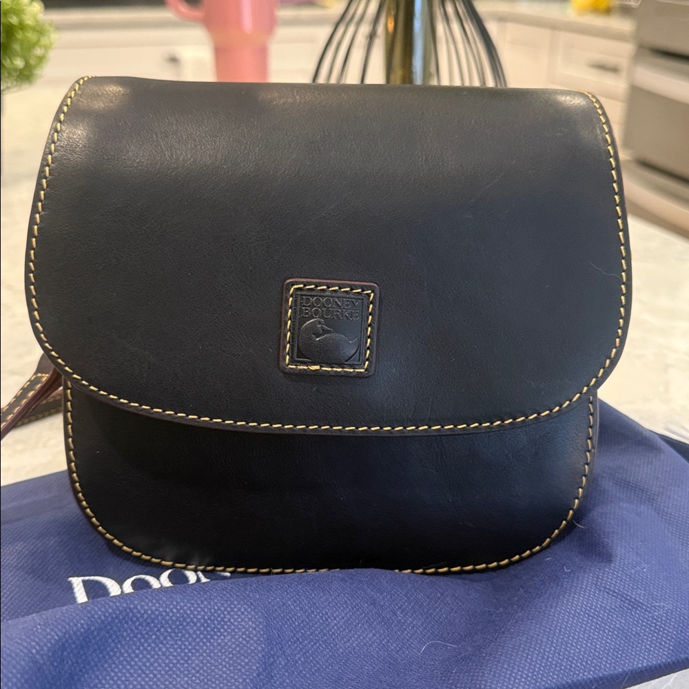 Dooney & Bourke Florentine black saddlebag crossbody
